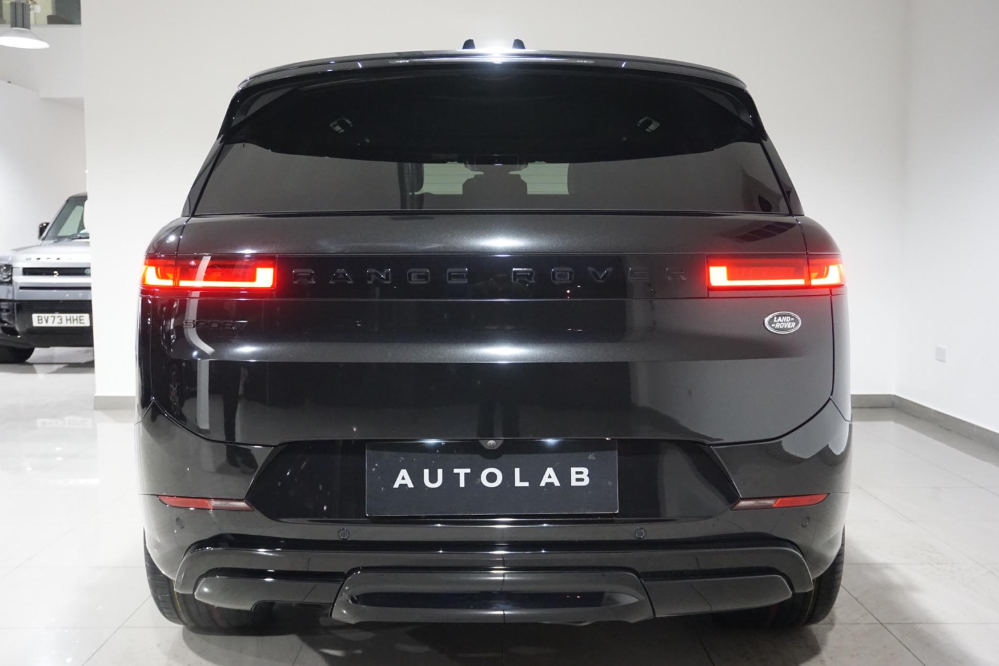 Land Rover Range Rover Sport 3.0 D300 MHEV Dynamic SE Auto 4WD Euro 6 (s/s) 5dr